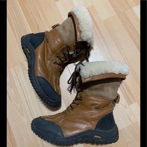 UGG Womens W Adirondack Boot II Snow Boot size 6